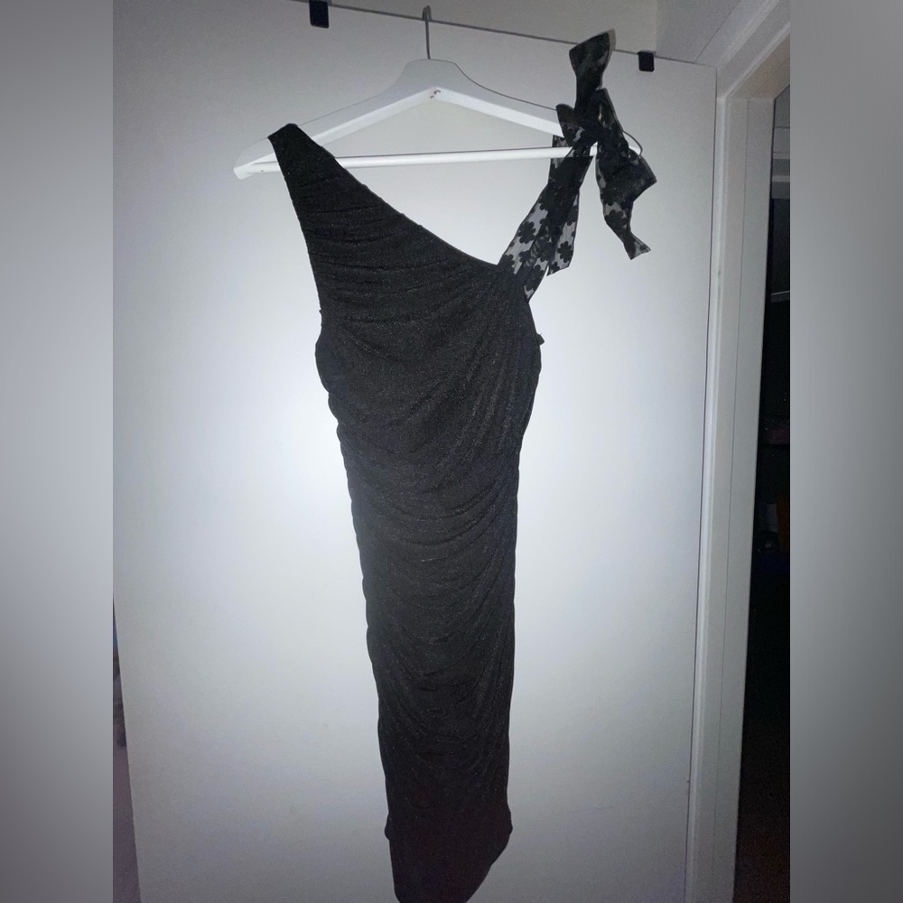 Elegant Black One-Shoulder Dress